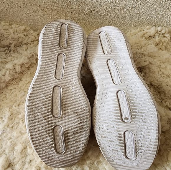 Shoes - Picture 5 of 5